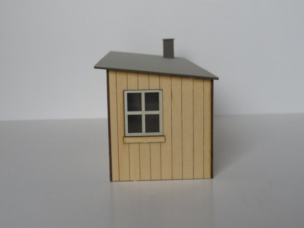 Art.-Nr. O1410: Betriebswerkhütte mit Holzfassade
